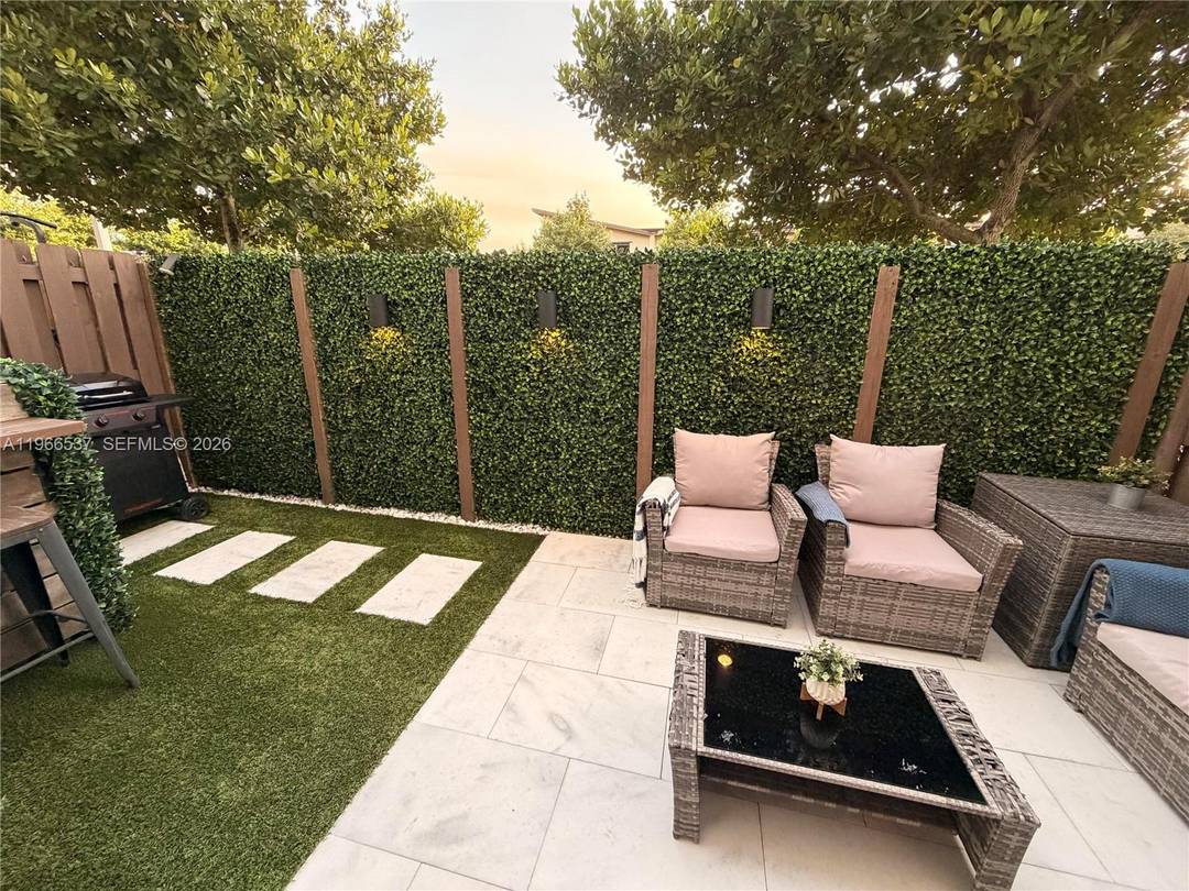 Beautifully maintained 3 bedroom, 2.