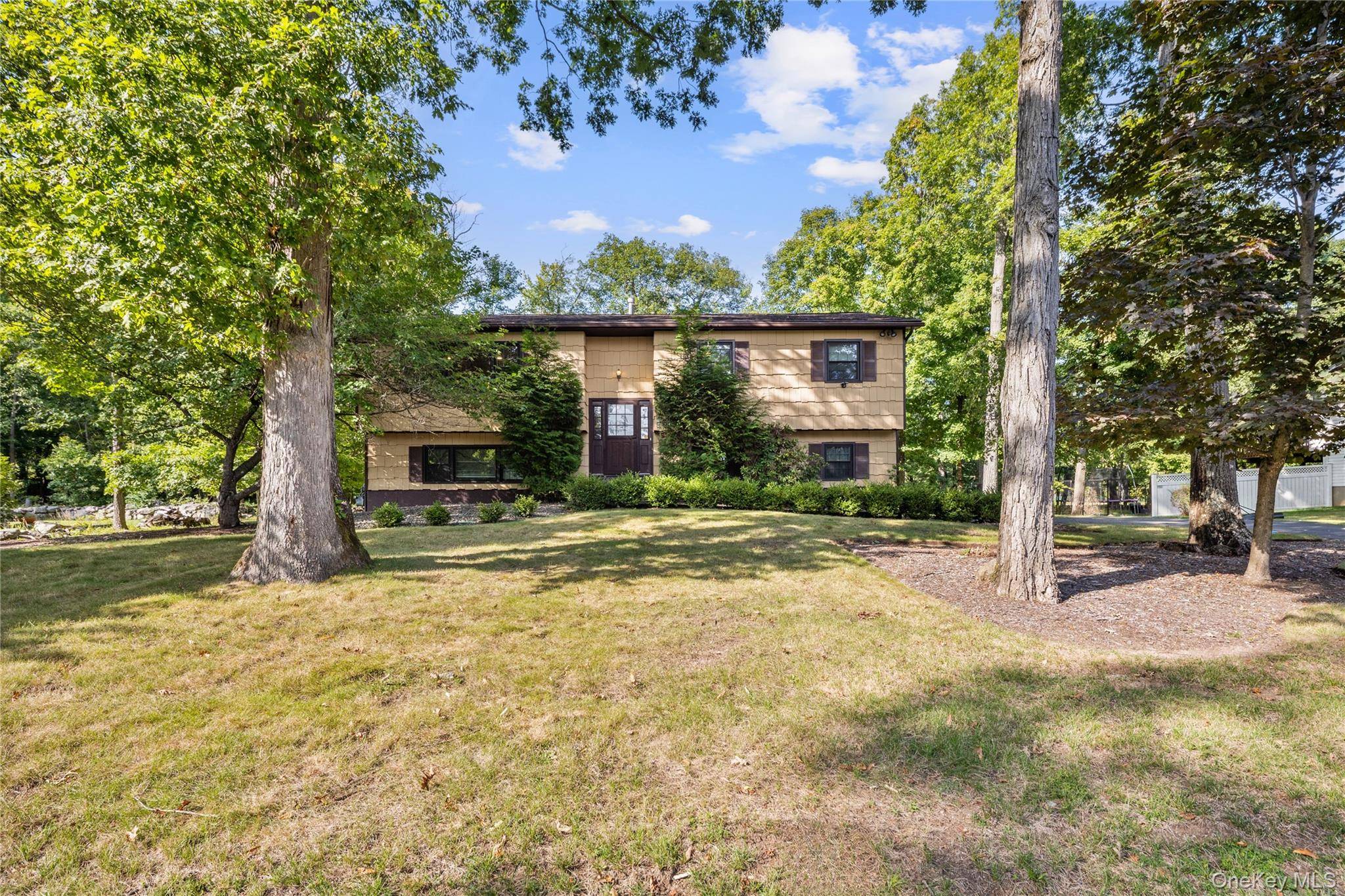 Welcome to 19 Palisades Court, a beautifully maintained high ranch located in one of Pomona s most desirable and quiet neighborhoods.