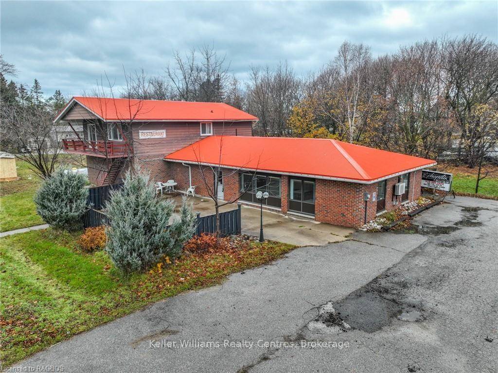 Charming Residential 2 bed, 1 bath Lease with Optional Commercial Space !