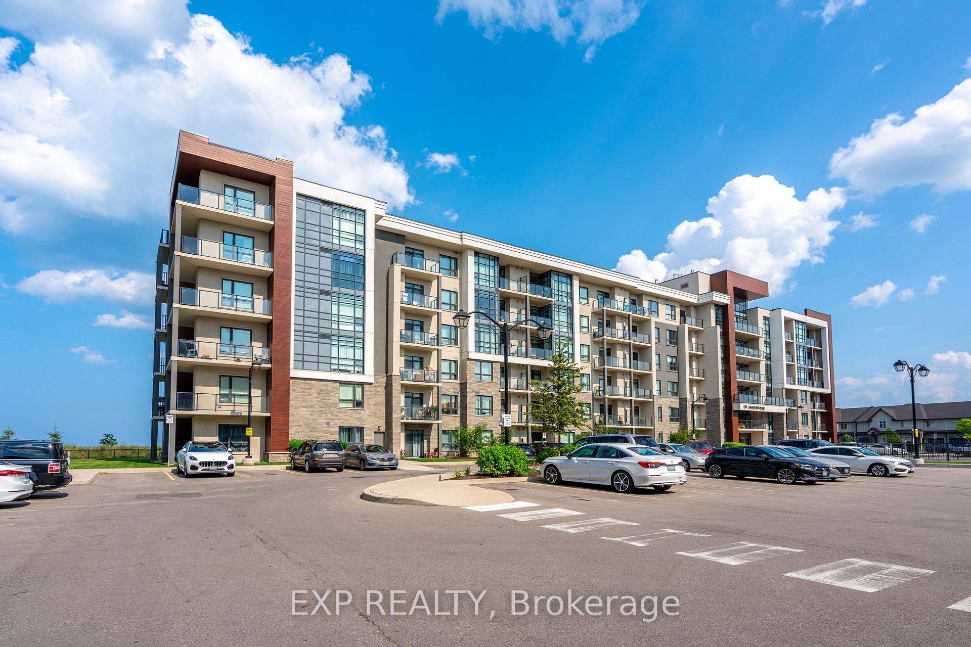 Welcome to Sapphire Condos on the Lake !