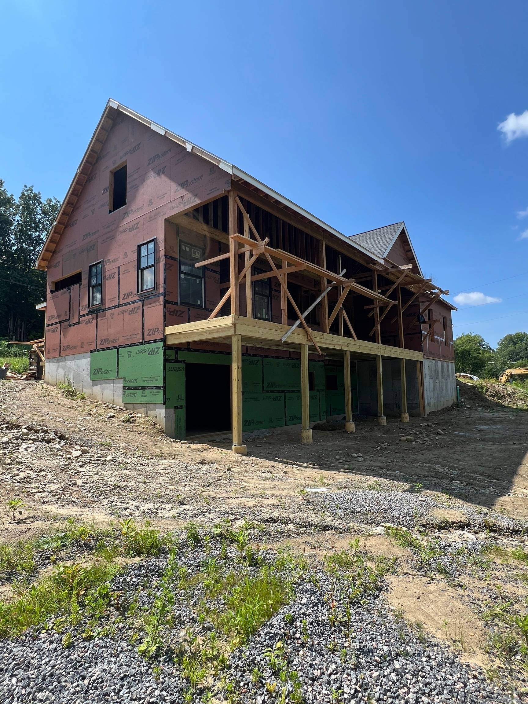 NEW CONSTRUCTION. WELCOME TO YOUR DREAM HOME !