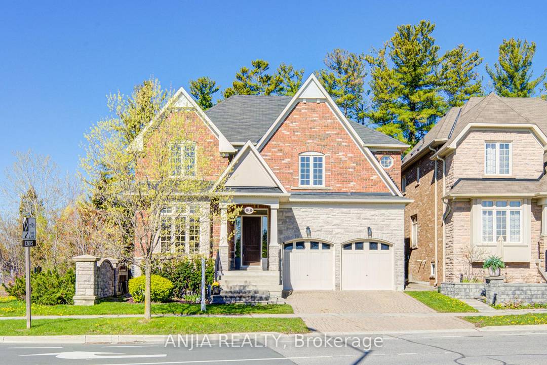 Immaculate Luxury Bright Clean And Spacious Stunning Kylemore Home In Angus Glen.