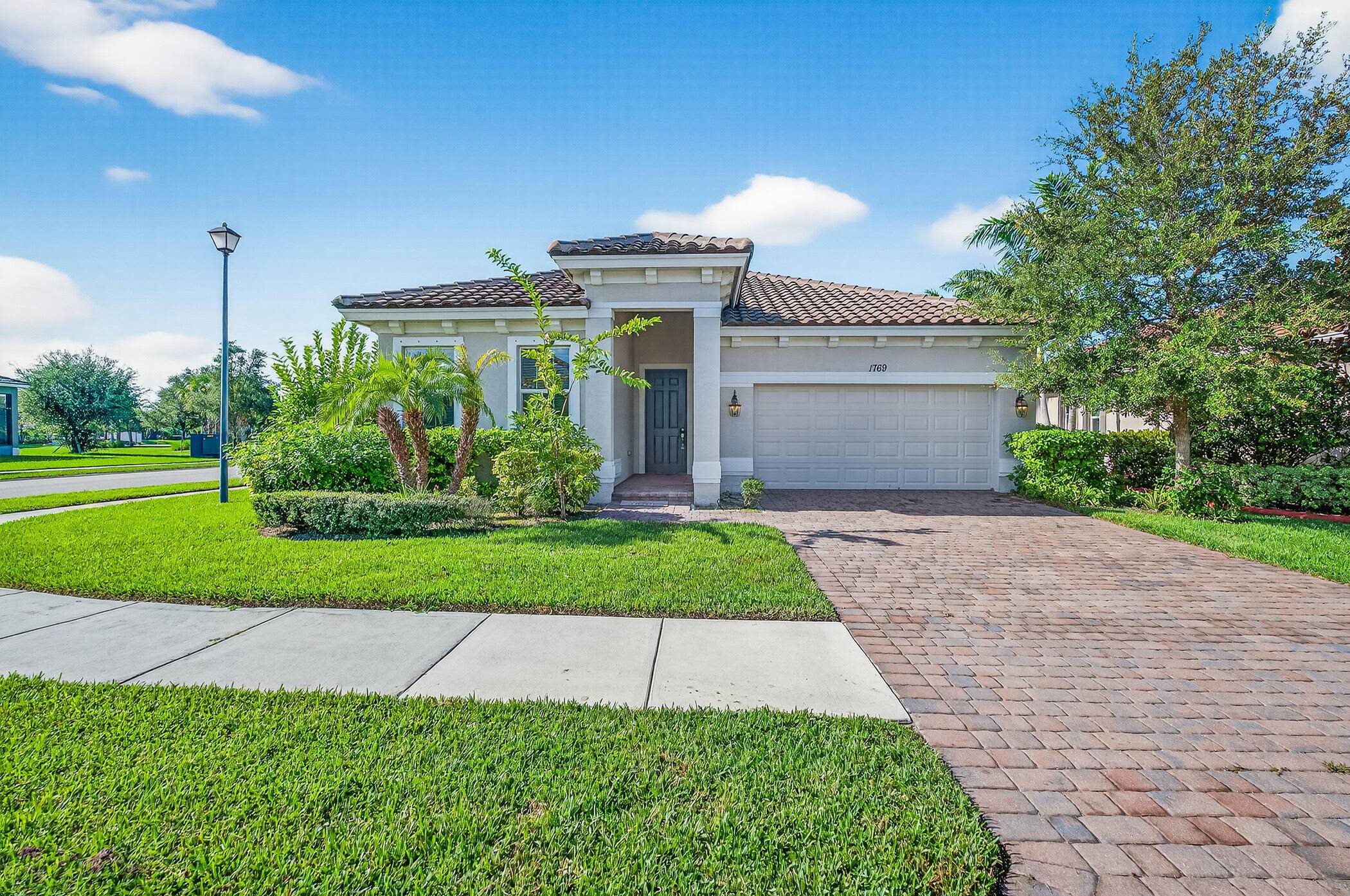 1769 Berkshire Circle SW, Vero Beach Lakefront living in Millstone Landing Impeccably maintained and thoughtfully designed, this 2019 built lakefront residence at 1769 Berkshire Circle SW offers comfortable, modern living ...