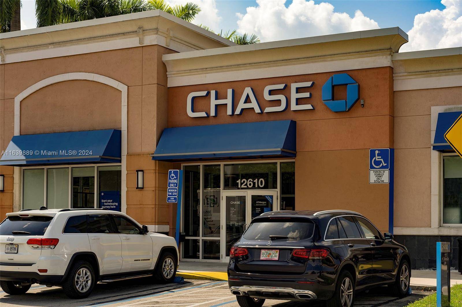 Canvas Real Estate is proud to market the Chase NNN lease bank property located in Kendall, Miami, Florida.