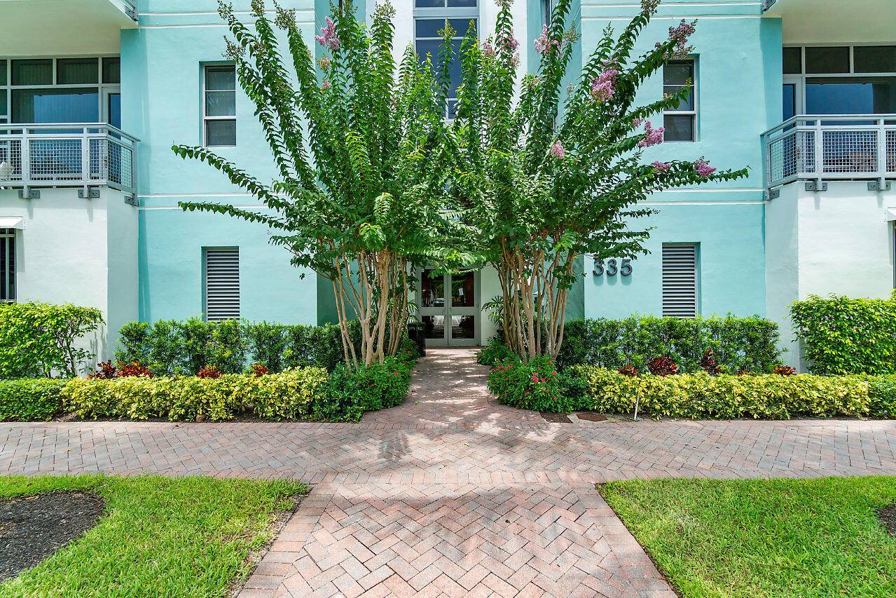 Luxury loft living in one of Delray's most sought after residences.