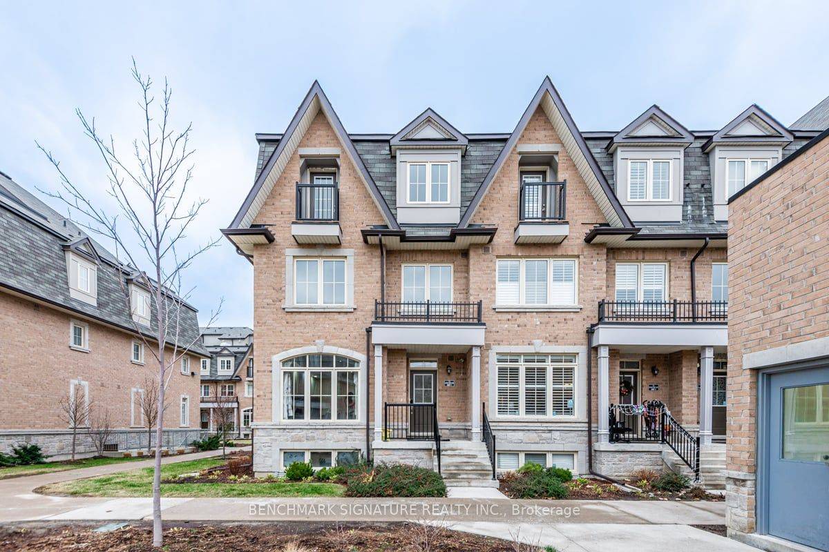 5 Years New Townhouse At L'amoreaux Neighborhood, Bright Spacious, 9 Ft Ceiling, End Unit Corner Lot with Lots of Natural Lights From Side Windows.