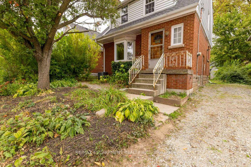 Welcome to 144 Whitney Avenue, Hamilton.