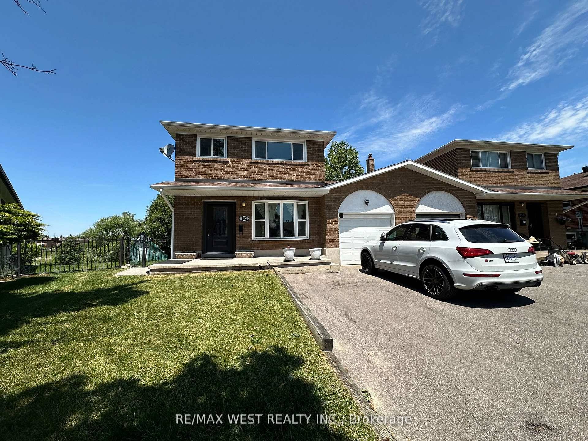 Best lease opportunity in West Woodbridge with this expansive detached 4 bedroom home.