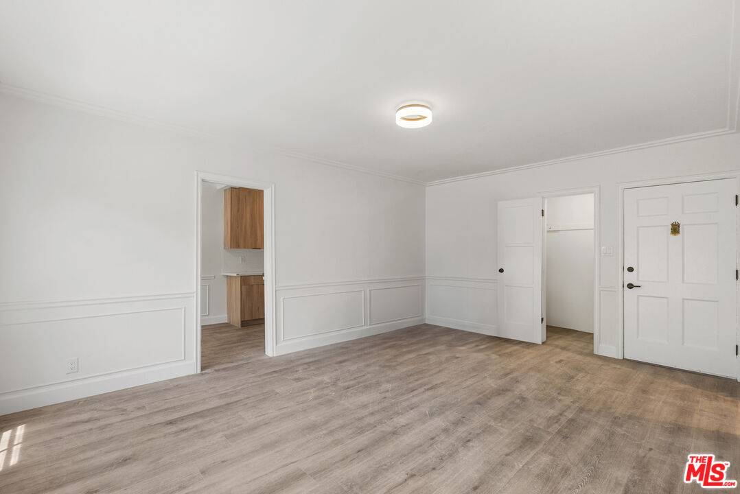 308 S Reeves Dr 1BR Beverly Hills La