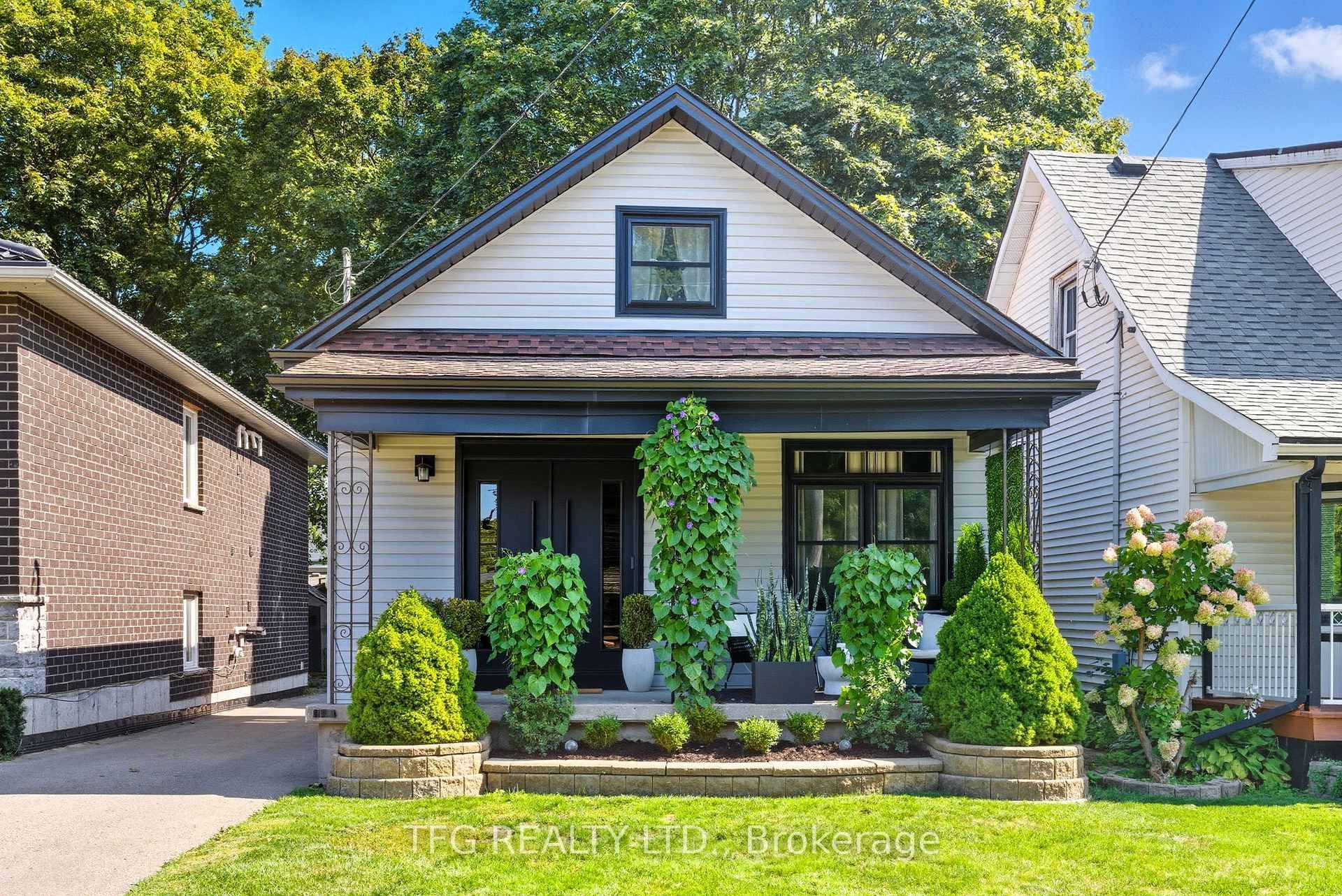 welcome to 107 cromwell in oshawa.