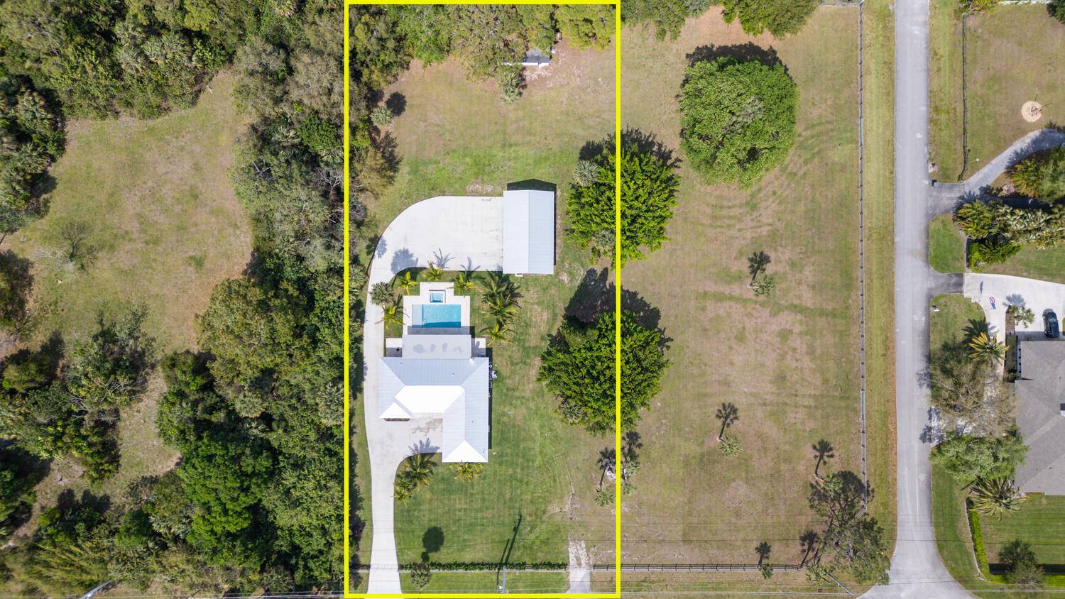 Your dream home awaits ! Welcome to the beautiful neighborhood of Square Lake.