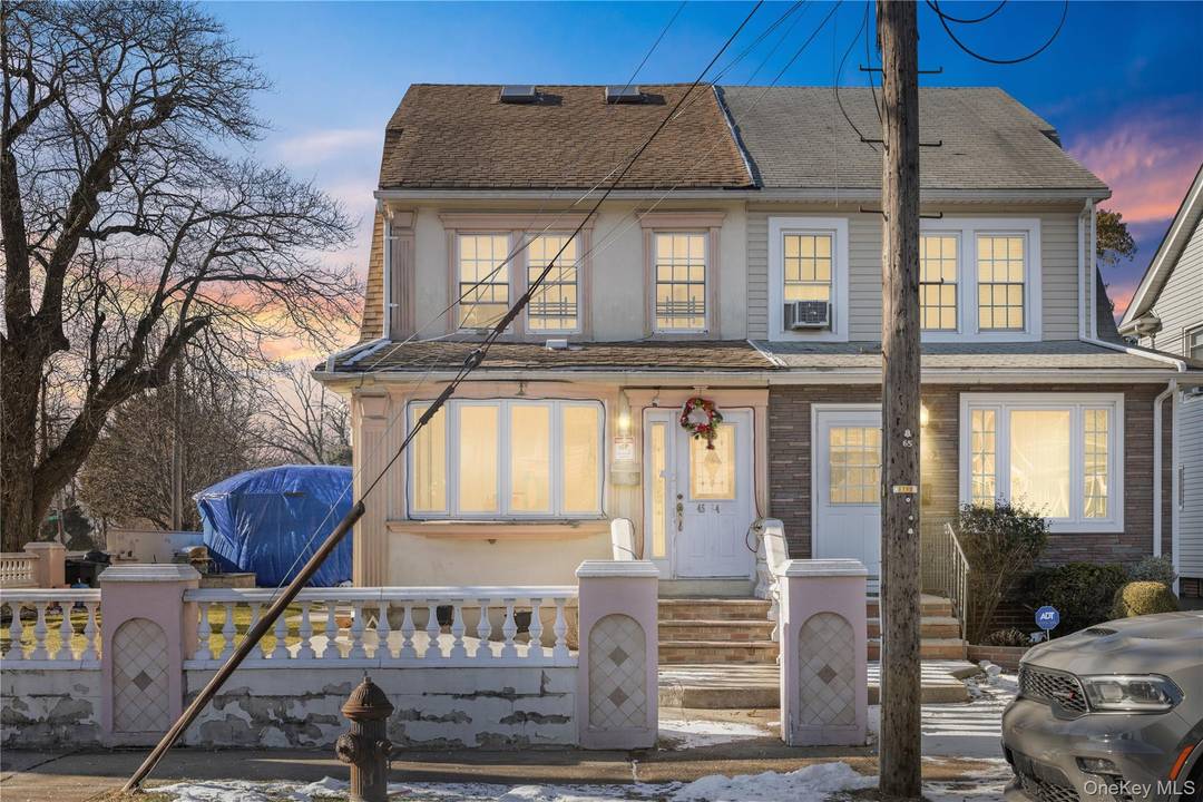 Welcome to 4564 170th Street, Flushing a spacious single family home featuring 4 bedrooms, 2 full bathrooms, and 2 half bathrooms.