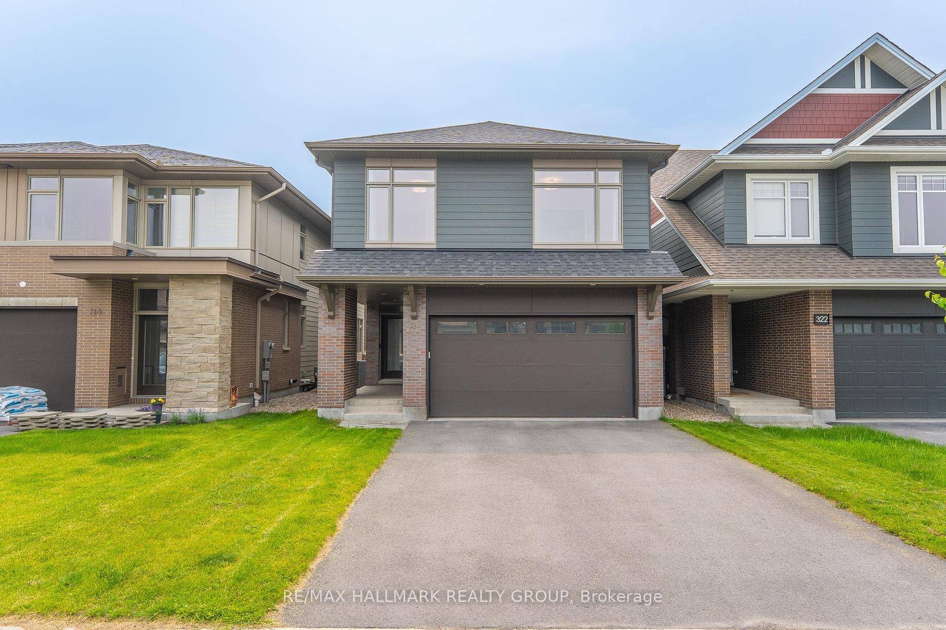 Welcome home to your modern oasis in the heart of Wateridge Village !