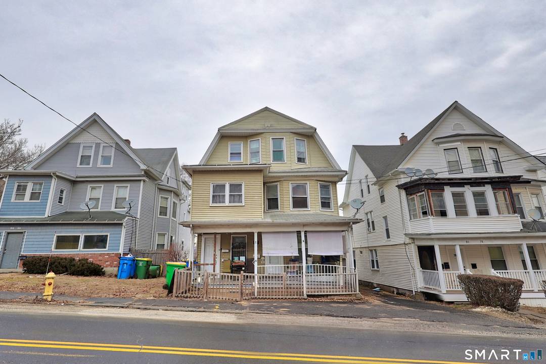 3 Family in Bunker Hill. Close to hospitals, schools, highways and commuter bus lines.