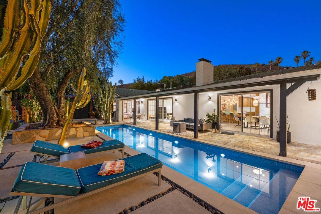 6570   Lakeridge Rd 3BR Hollywood Hills East La