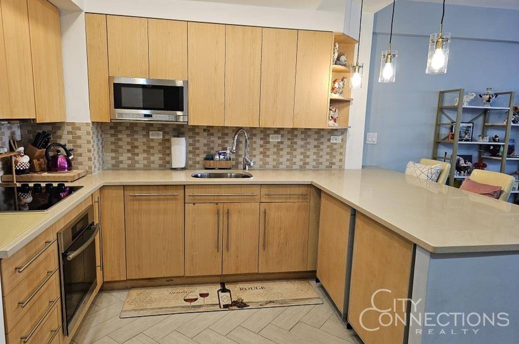 AVAILABLE JANUARY 1UTILITIES INCLUDEDBright amp ; spacious, tastefully renovated one bedroom apartment with a corner bedroom facing East amp ; North that include views of the East River !