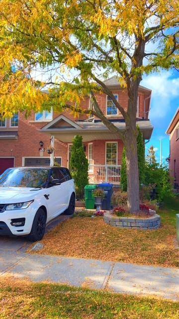 Welcome to this spacious end unit townhouse offering over 2, 000 sq ft of comfortable living space in a desirable neighborhood with lots of natural light, close to all amenities, ...