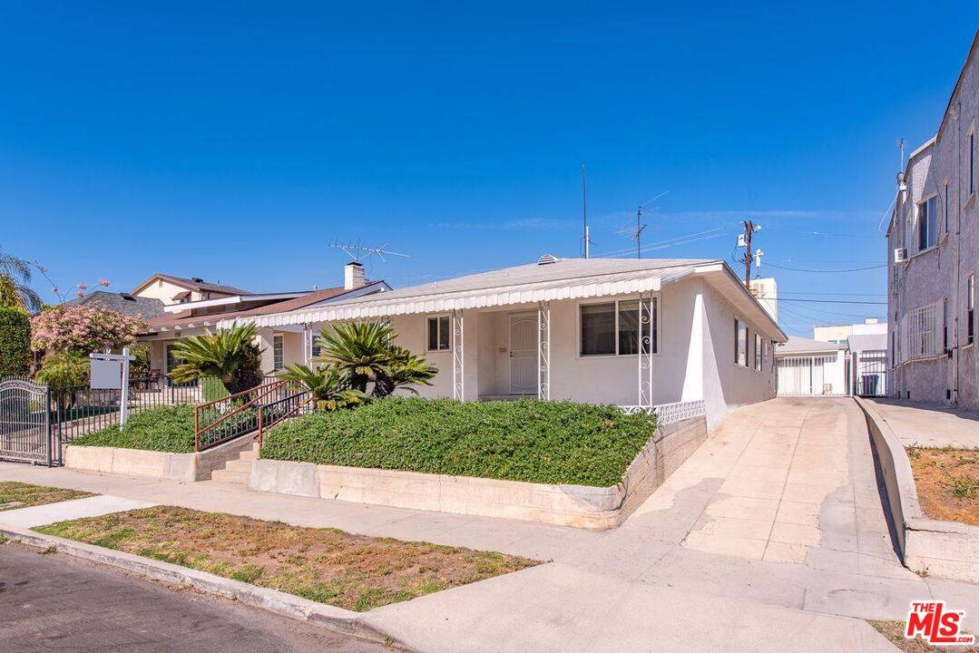 1730  N Berendo St 3BR Hollywood Hills East La