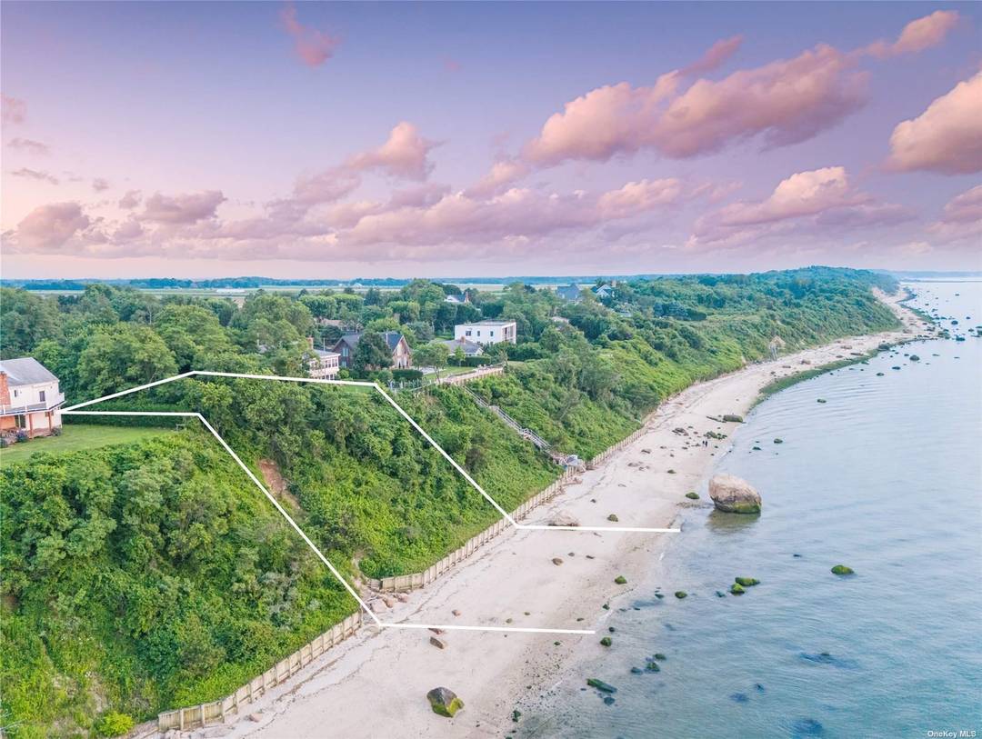 Cutchogue, North Fork expired Trustee's permit to construct a single family waterfront residence on superb soundfront lot with incredible Waterview and convenient location with access to all of the best ...