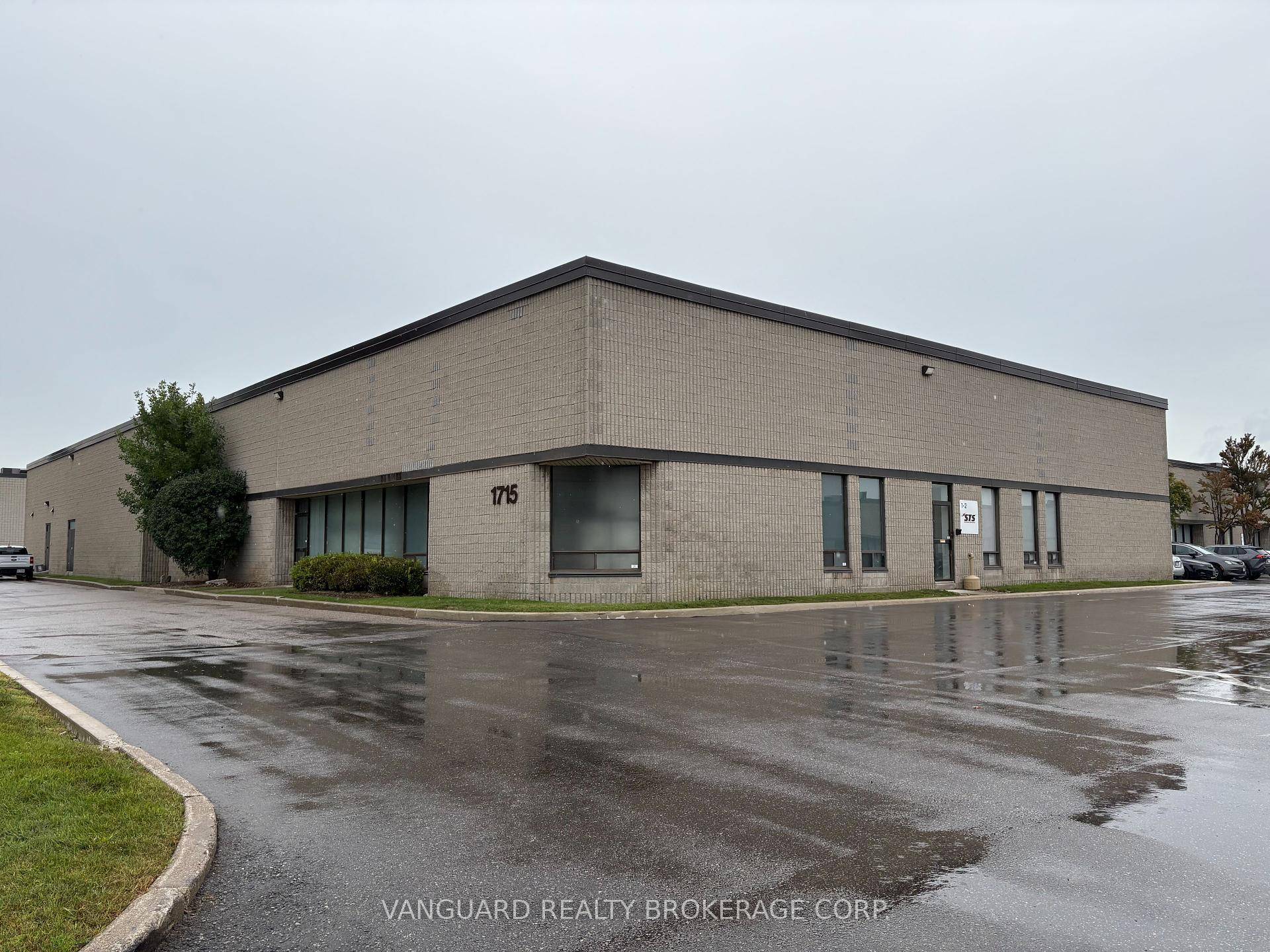 Ideal warehouse space for short or long term tenants.