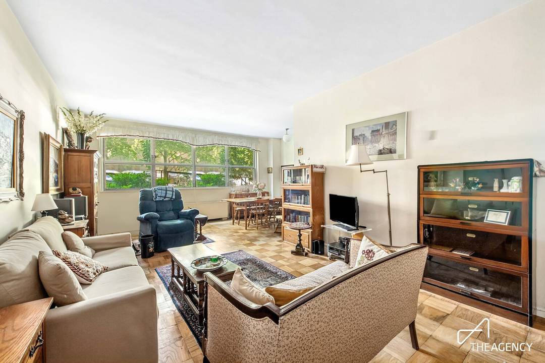 OPEN HOUSE SUNDAY NO APPOINTMENT NEEDED !