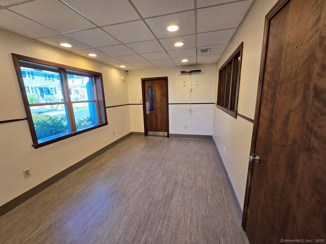 Great investment property opportunity, 2 medical offices and 2 residential units.