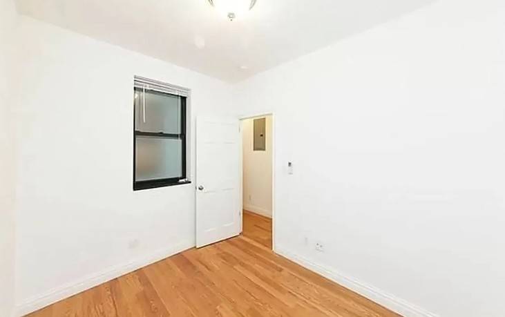 Available by July 7th. ! GORGEOUS 2 Bed 1 Bath unit in a very beautifully, well maintained laundry Elevator building !