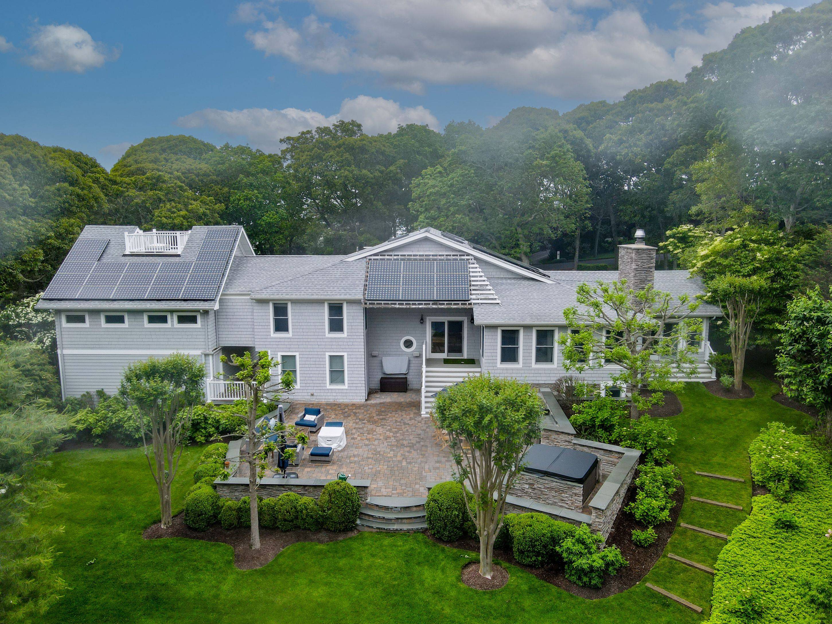 Spacious Rental across from Beach with rooftop deck & more
