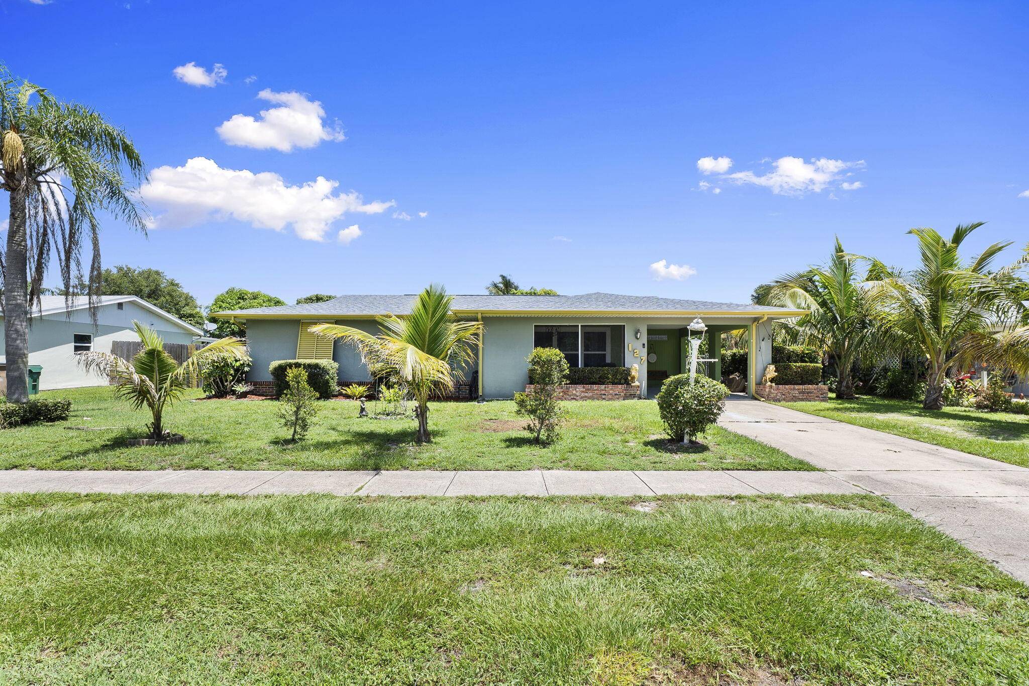 Located within Port St Lucie without the high property taxes aka county only taxes !
