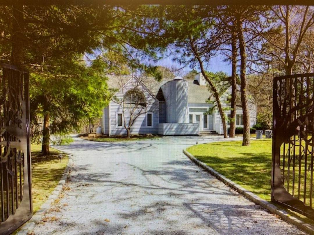 2 acre oasis in East Quogue