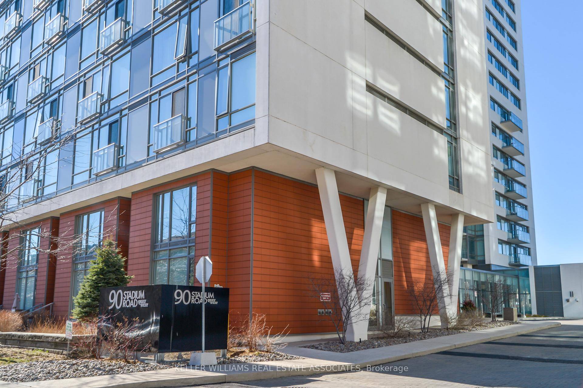 Welcome to Elevated Living at 90 Stadium !