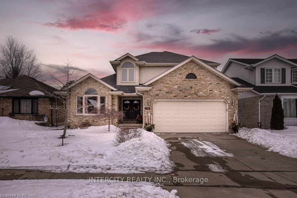 Welcome to 132 John Davies Drive !