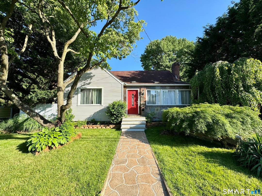 Discover comfort, space, and flexibility in this well maintained 3 bedroom, 3 bath residence located in Bridgeport's desirable North End.