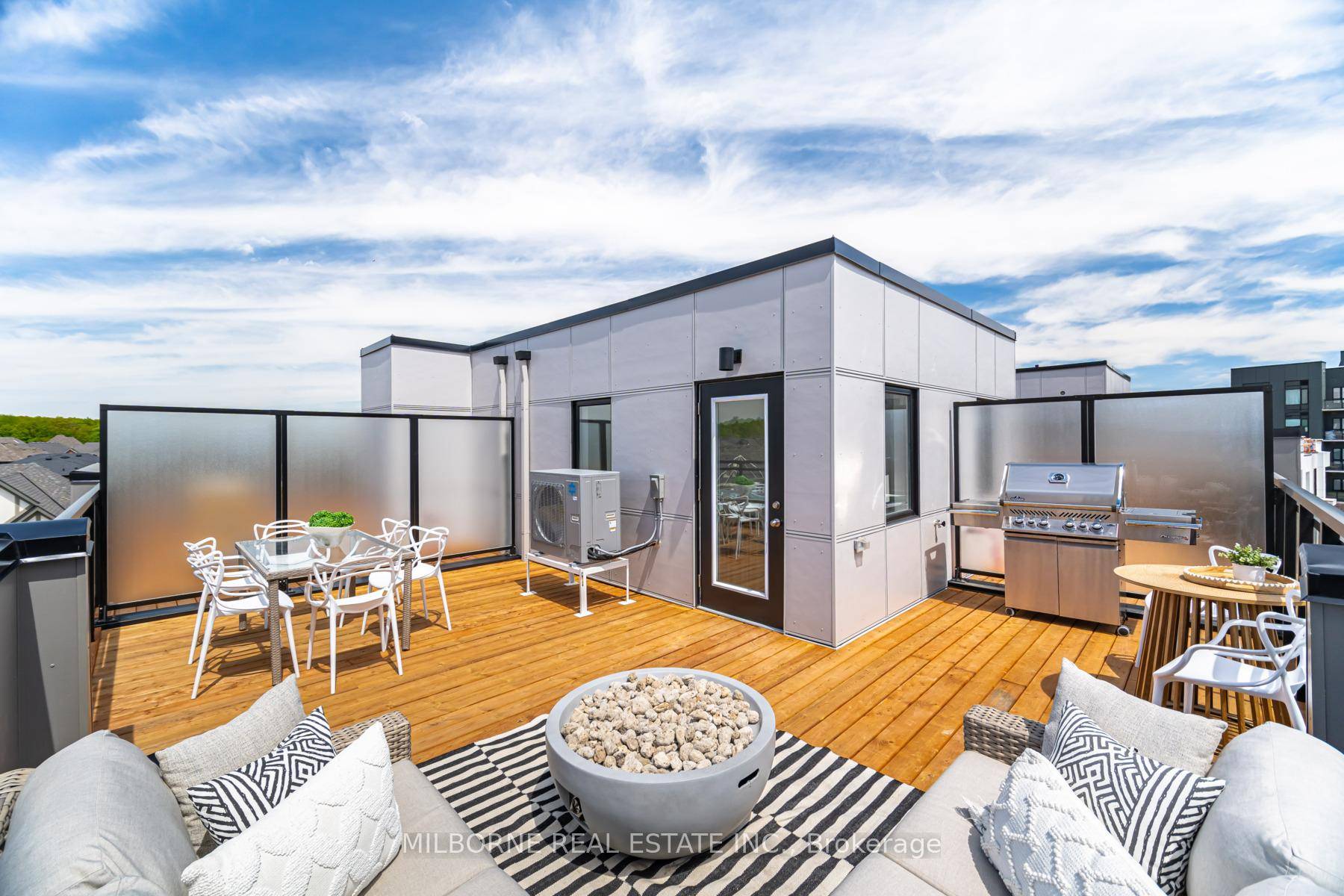 Mattamy Homes brings Carding House Towns, a blend of architectural character, efficient design, private rooftop living in the heart of Oakville's completed Preserve community.