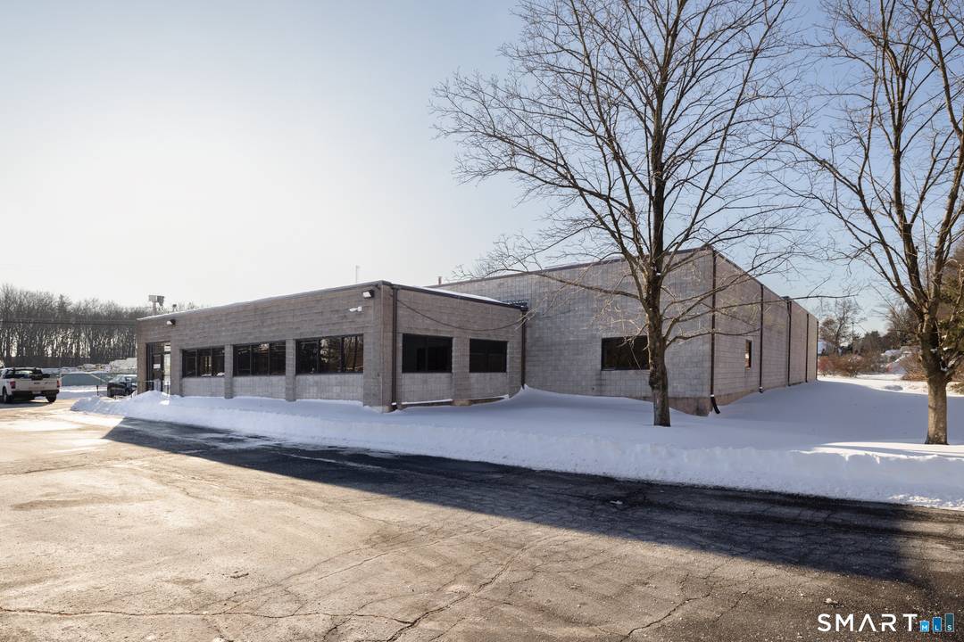 Position your business for growth in this impressive 8, 900 sq ft industrial commercial facility set on 1.