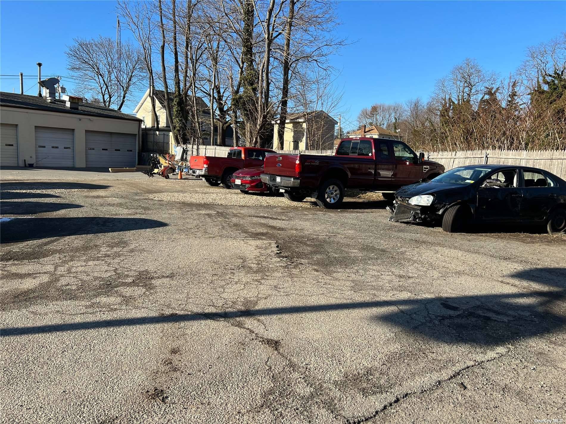 AUTO BODY SHOP FOR SALE, OPENED IN 1987, BUSINESS INCLUDES PAINT BOOTH, FRAME MACHINE, LIFT, WELDER, ACCOUNTS WITH DEALERSHIP, SUFFOLK COUNTY, LONG TERM CLIENTS, 4 BAYS, 9 PLUS CAR SHOP, ...