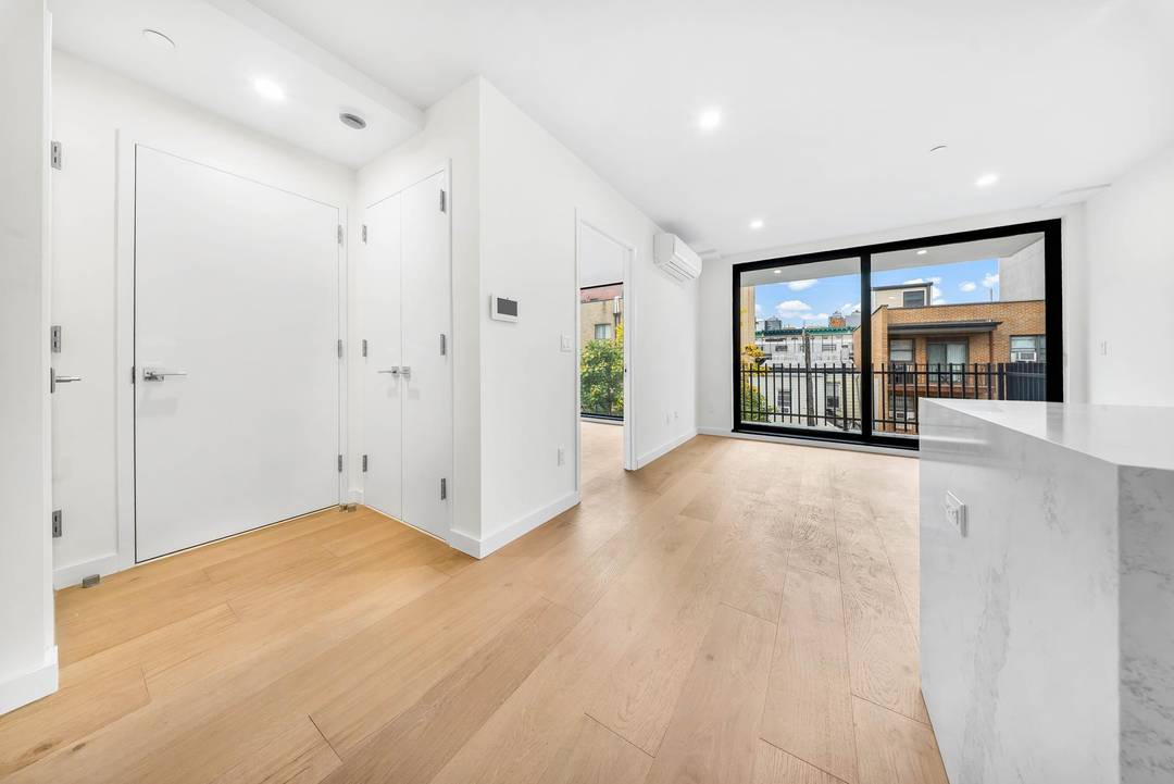 32 North A boutique condo rooted in the heart of Astoria32 North redefines boutique living in Astoria with seven impeccably crafted one and two bedroom residences, offering private outdoor space ...