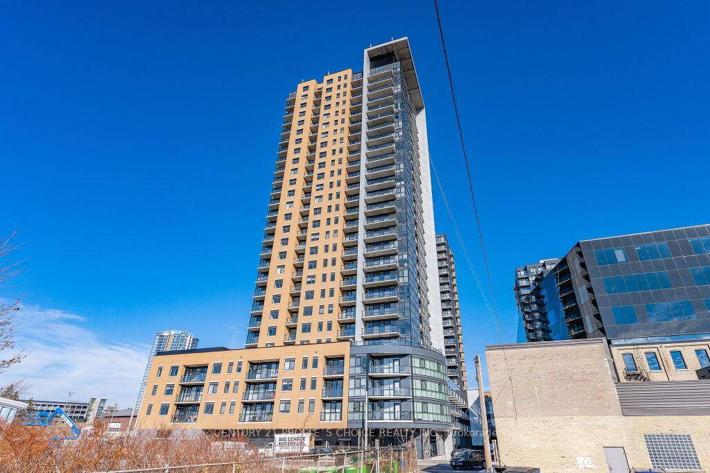 Urban Luxury Living At Its Finest !