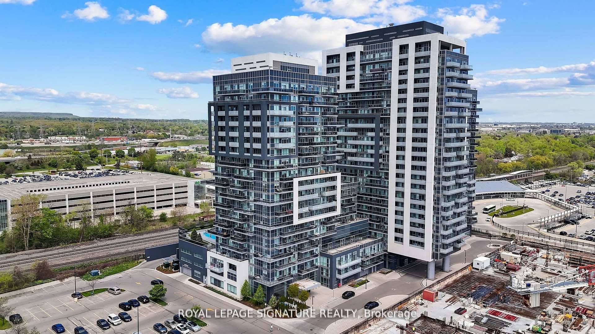 Live the life of convenience at Paradigm Condos in Burlington !