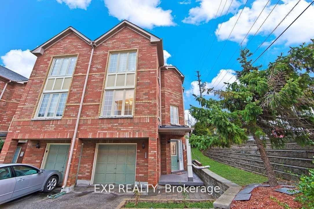 Welcome to 39 Guildpark Pathway Where Comfort Meets Convenience !