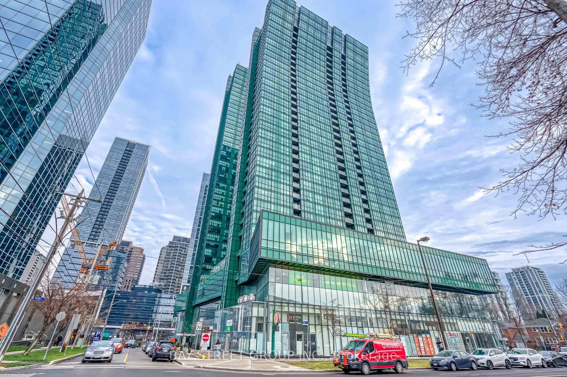 Luxury Built Condo At Fabulous Yonge Sheppard Location !