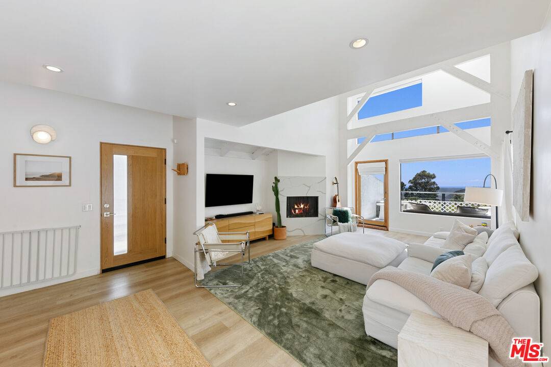 2919 Valmere Dr 3BR Malibu La