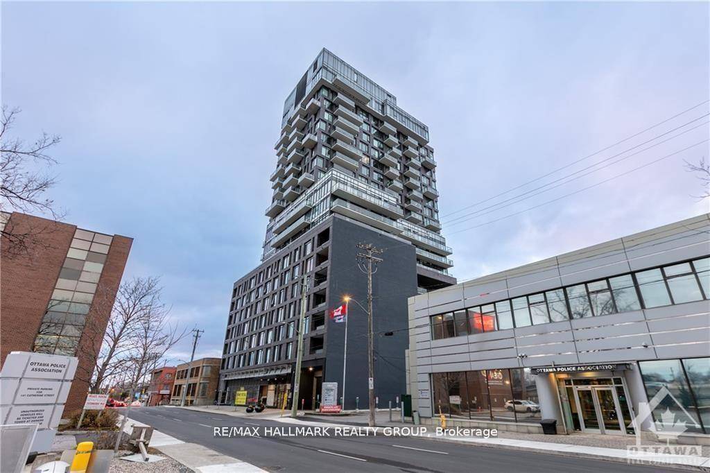 SoBa ! a luxury condo located at Catherine ; This fantastic Loft is the perfect space for downtown living.
