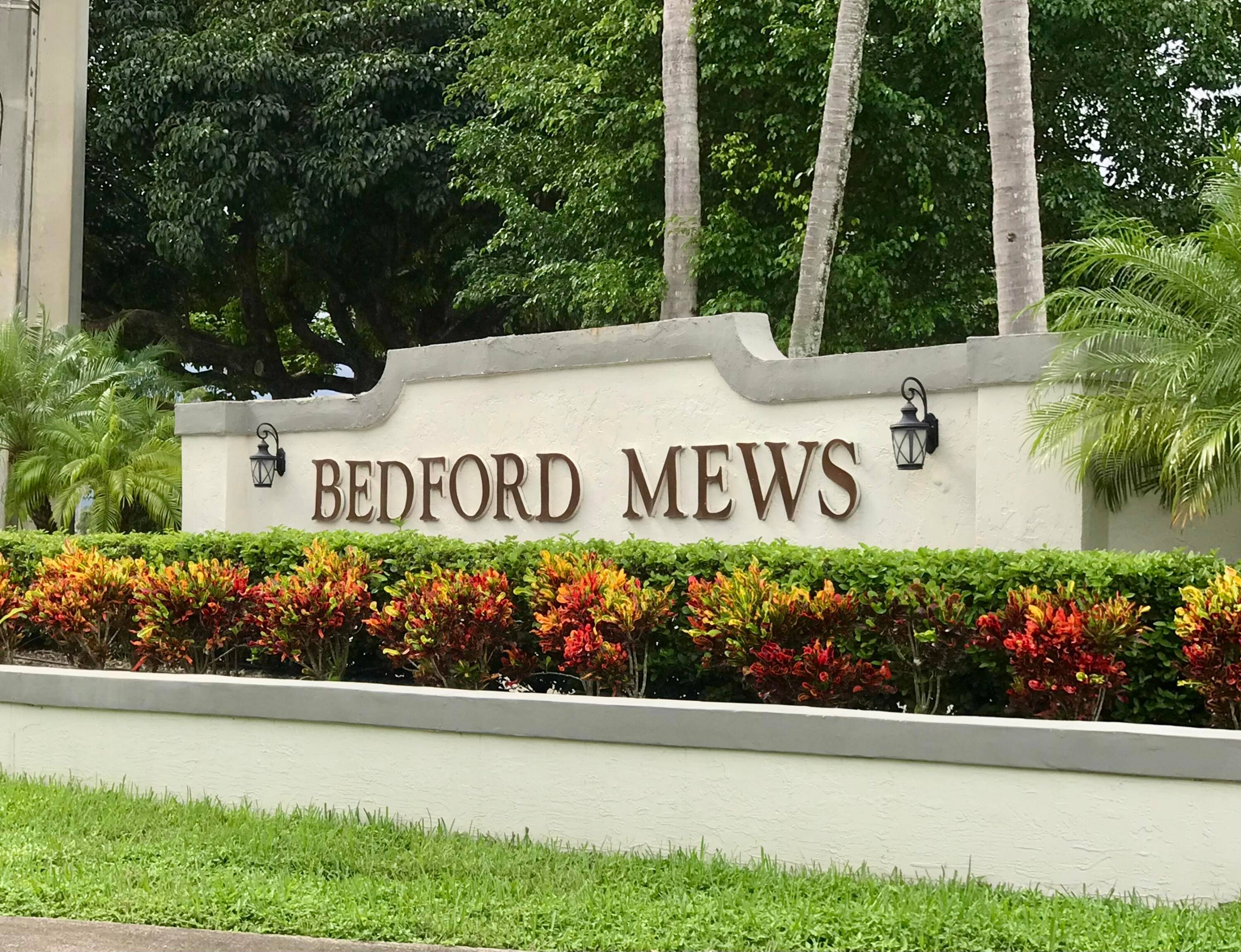 Great seasonal rental close to all of the Equestrian venues, shopping and parks.