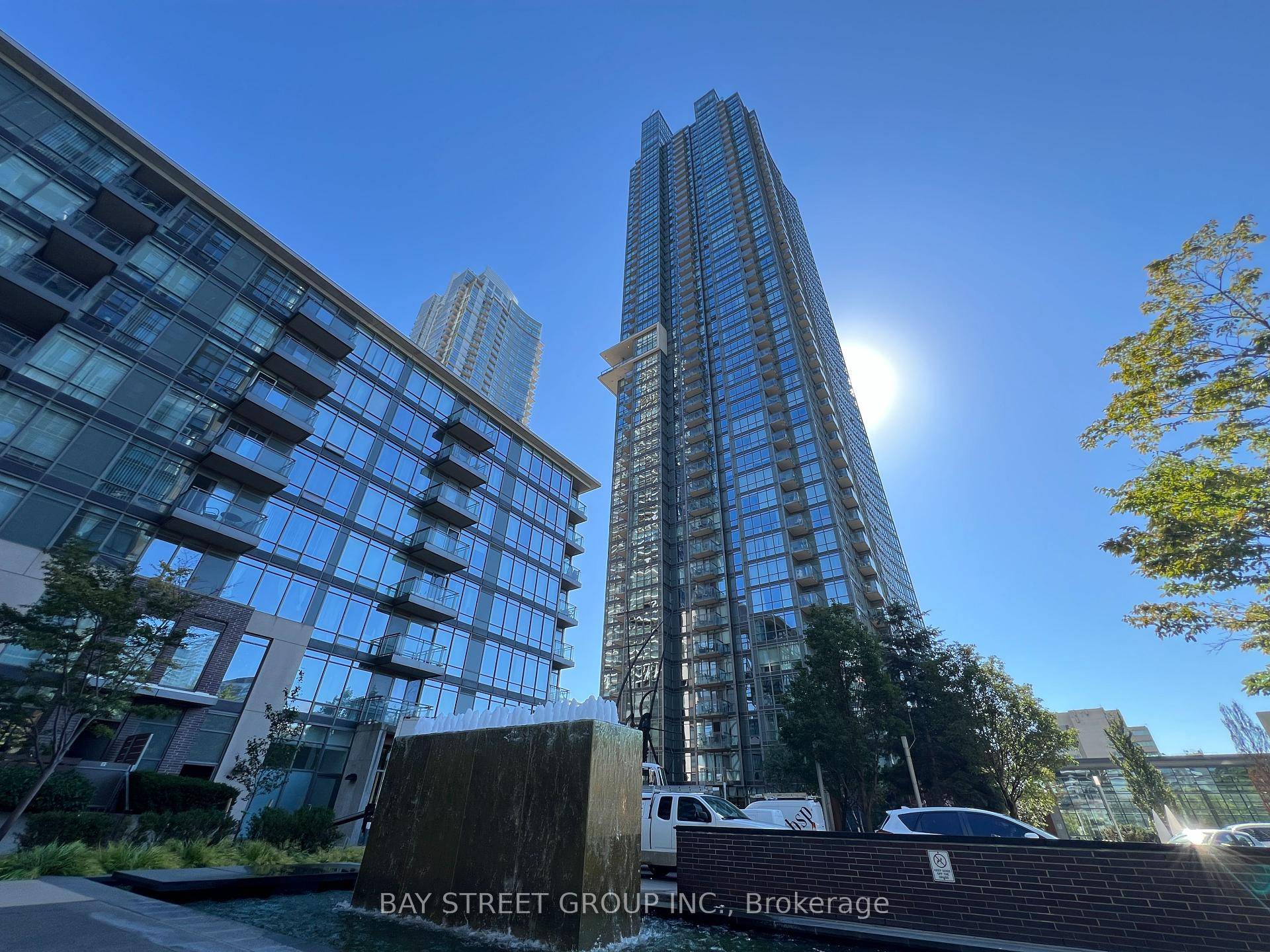 Perfectly positioned in the heart of downtown, this bright one bedroom condo offers lovely southwest views over Lake Ontario while placing you just steps from the Rogers Centre and all ...