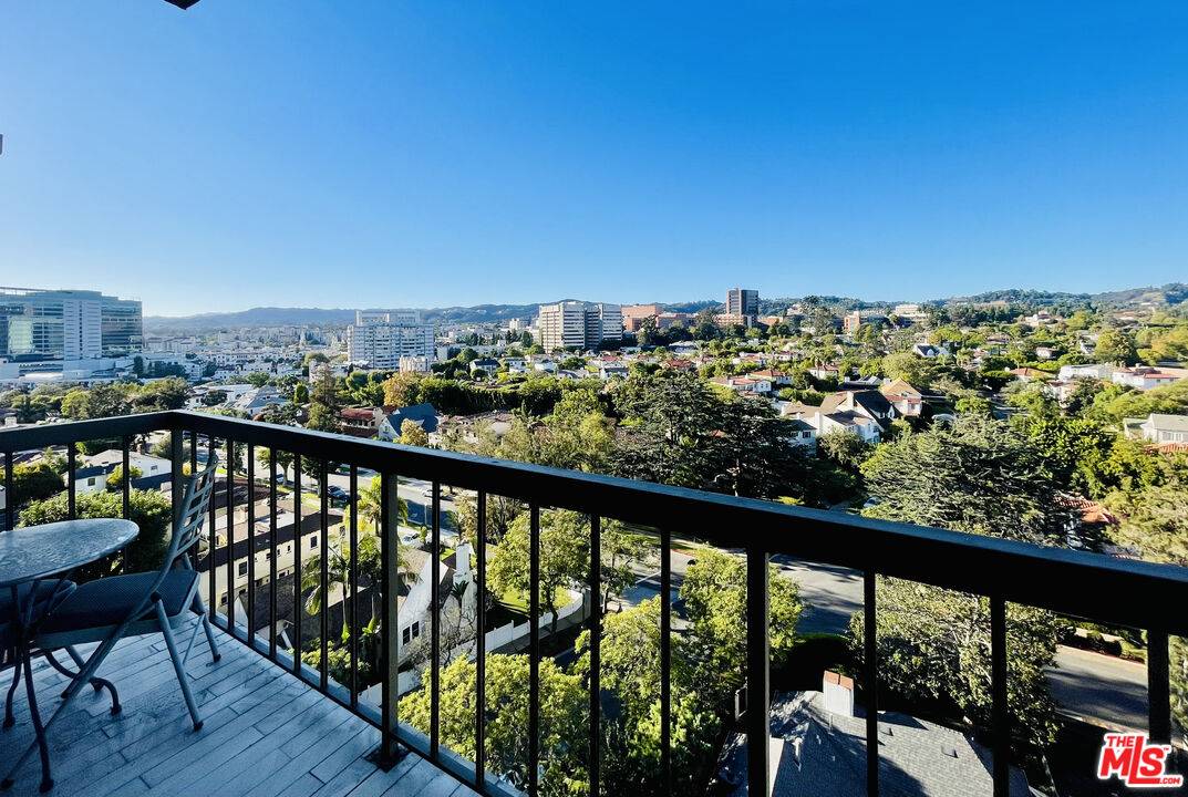 10747 Wilshire Blvd 1BR Westwood La