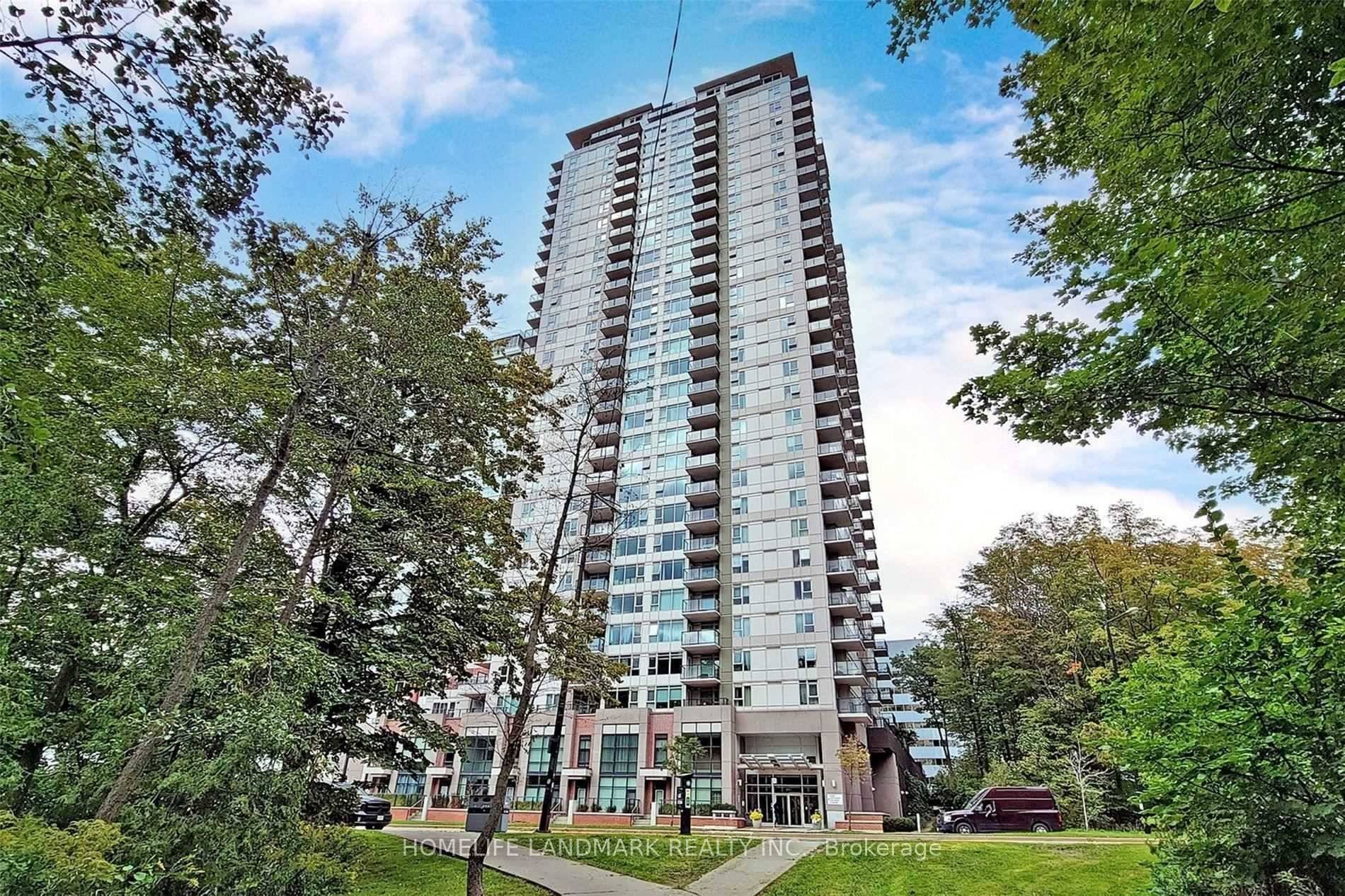 Client RemarksGreat Location, Bright amp ; Unobstructed East South Corner Lake View.