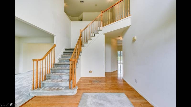 Back on the market ! Great Opportunity in Town and Country Estates !