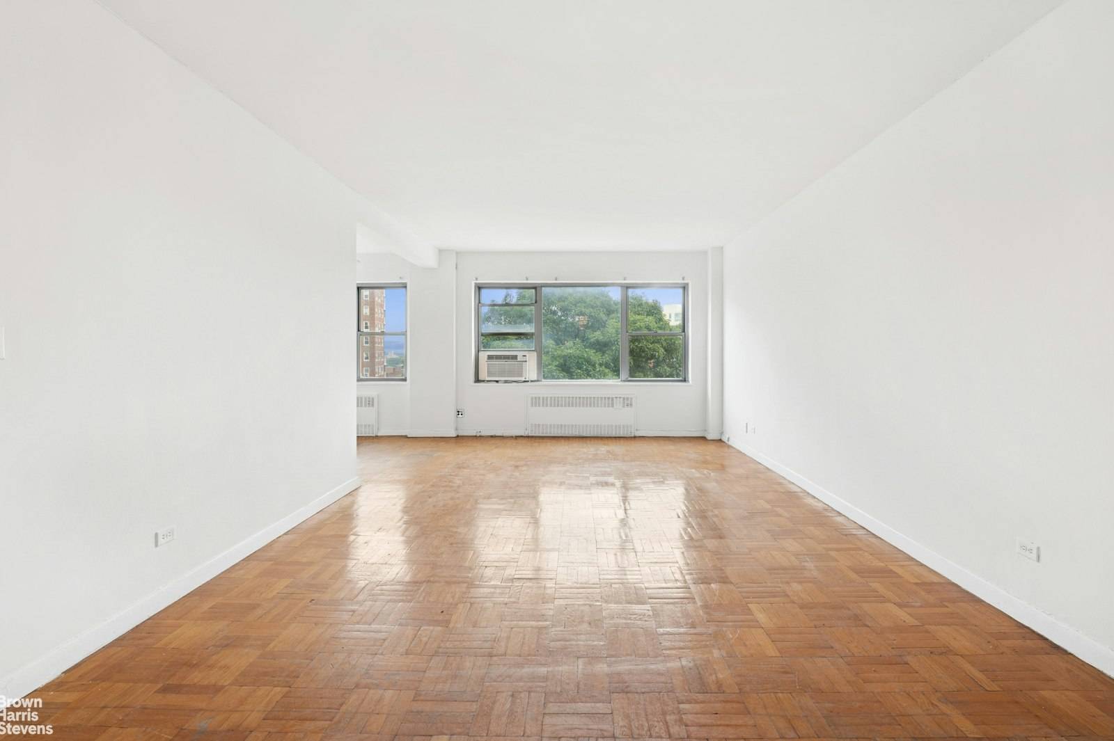 NEW LISTING Bright 2 Bed, 2 Bath Co op at The Briarcliff Welcome to Apartment 7F at The Briarcliff a sun splashed and spacious two bedroom, two bath residence in ...
