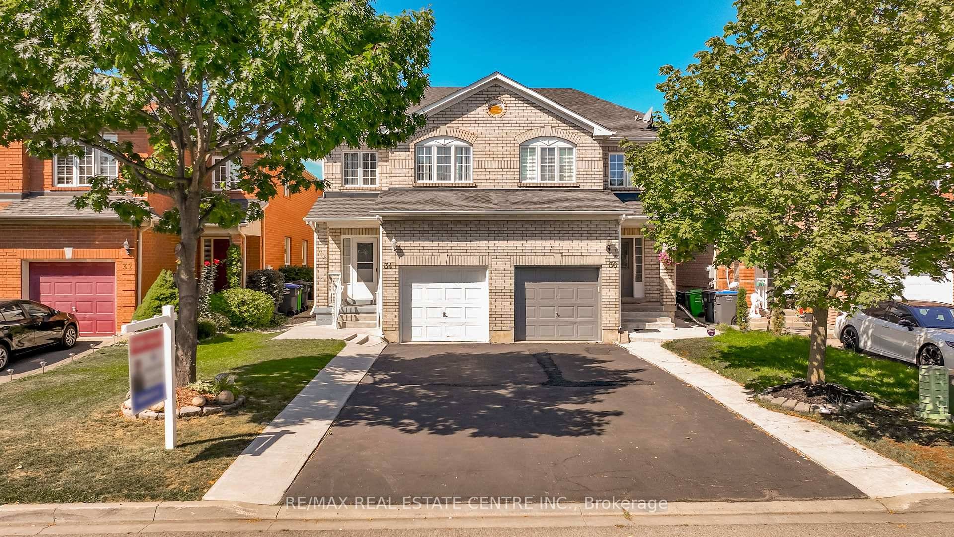 Gorgeous amp ; meticulously maintained 3 1 bedroom, 4 washroom semi detached home in the desirable Fletchers Meadow community.